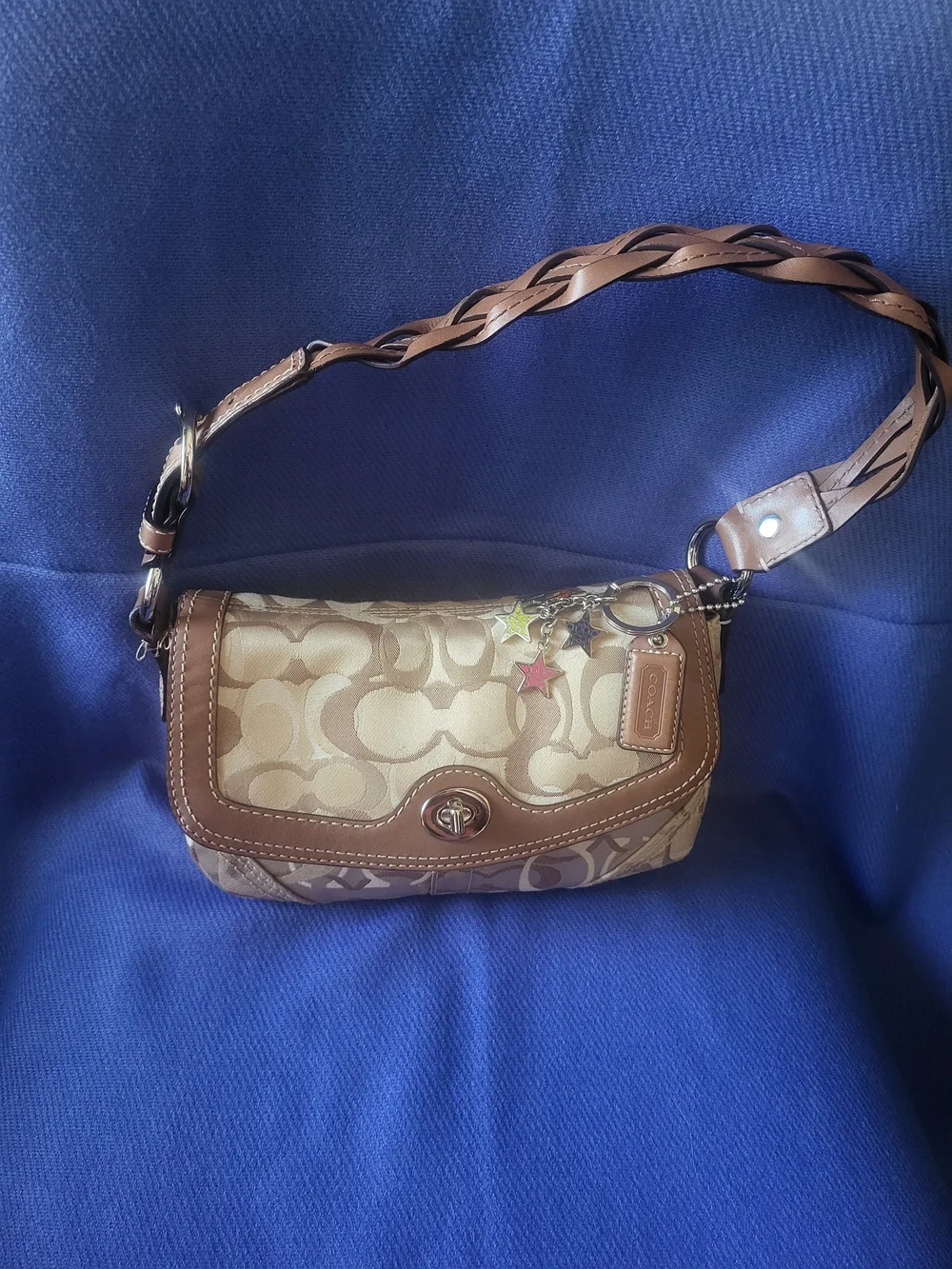 Coach Signature Canvas Brown Shoulder Bag with Matching Wallet - Picture 3 of 16